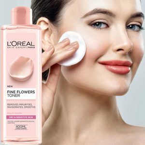 L'oral model dry skin toner